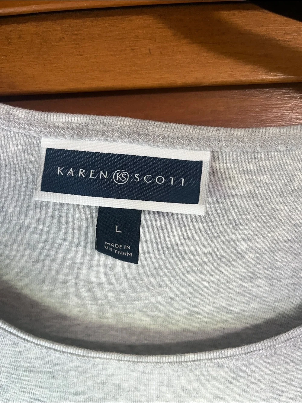Karen Scott Cream Heather Long-Sleeve Tee with Red-Accented Dog Graphic